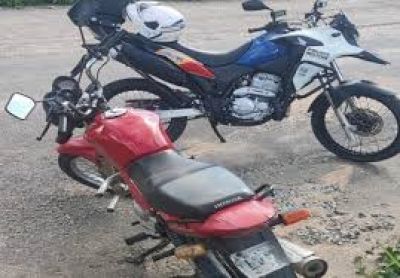 Motocicleta com restrição de roubo, é recuperada em ação da Polícia Militar, na zona rural de Santa Cruz