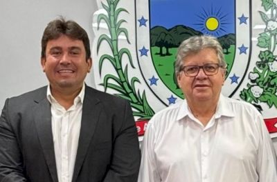 Helder Carvalho diz que João Azevêdo merecia ser 'eleito senador por aclamação' e o classifica como 'o melhor da história da Paraíba